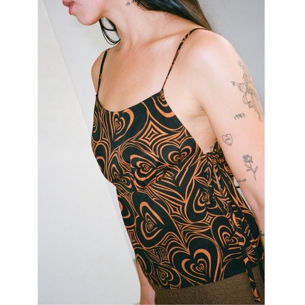 LISA SAYS GAH 90s Heart Print Sleeveless Side Tie Square Neck Babydoll Tank S - Picture 4 of 13